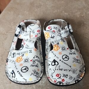 Alegria Leather Shoes Clogs Peace & Love Size 36 Us 5.5 T- Strap